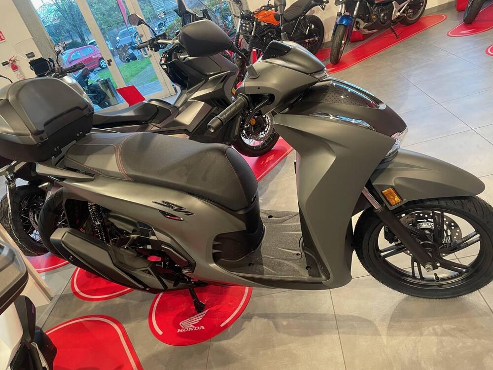 Honda SH 350i GT (2025) (3)