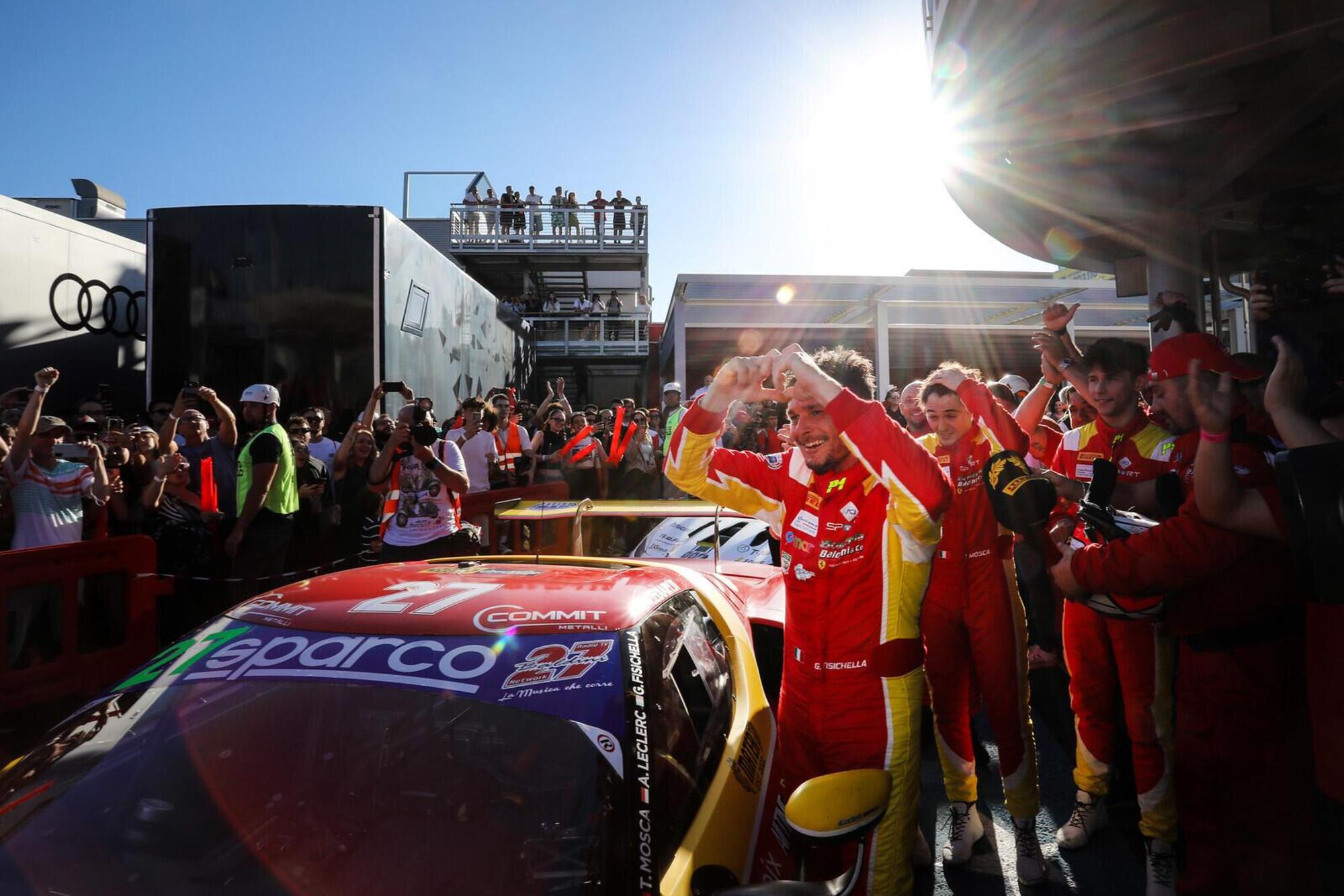 Giancarlo Fisichella dopo la vittoria a Vallelunga del CIGT