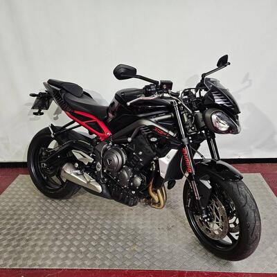 Triumph Street Triple 765 R (2023 - 25) usata