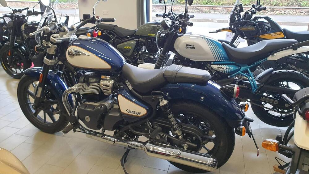 Royal Enfield Super Meteor 650 (2023 - 26) (2)