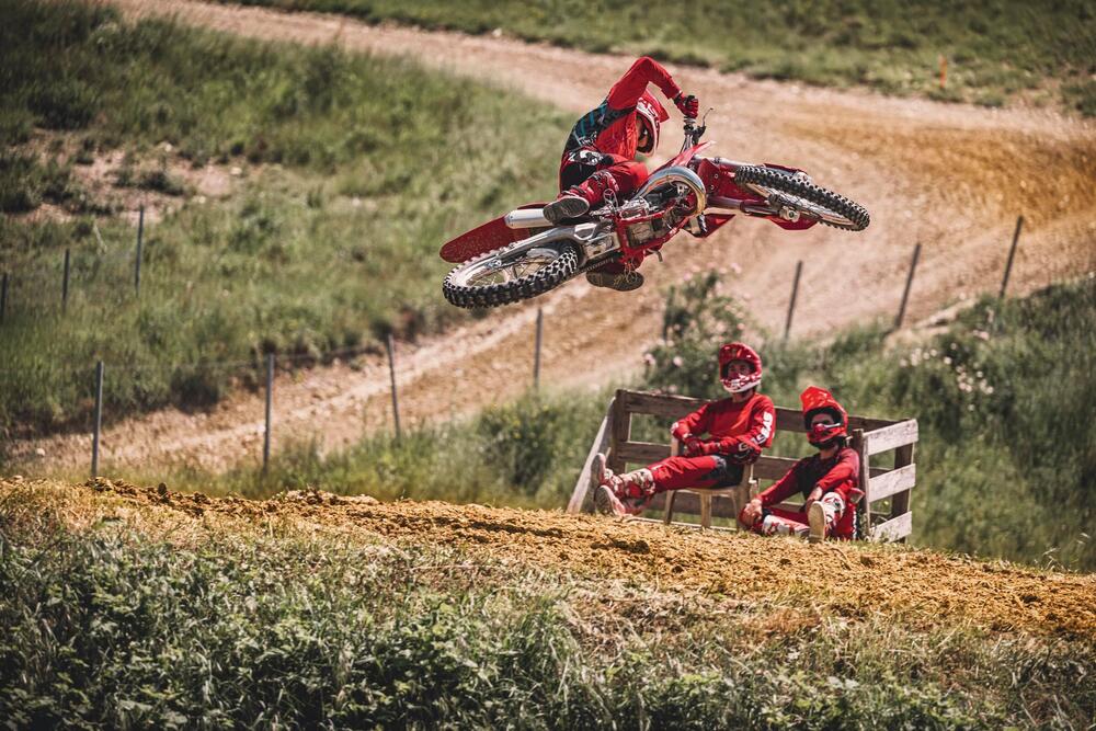 GASGAS MC 125 (2024) (2)