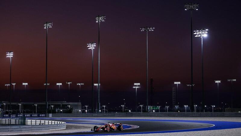 F1. McLaren si prende la scena mentre Ferrari fatica nella Sprint Qualifying. Il freddo del Qatar agevola la Mercedes