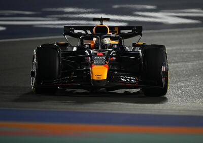 F1. Verstappen stupisce nelle qualifiche in Qatar, e con Russell ridimensiona la McLaren. Ferrari insegue