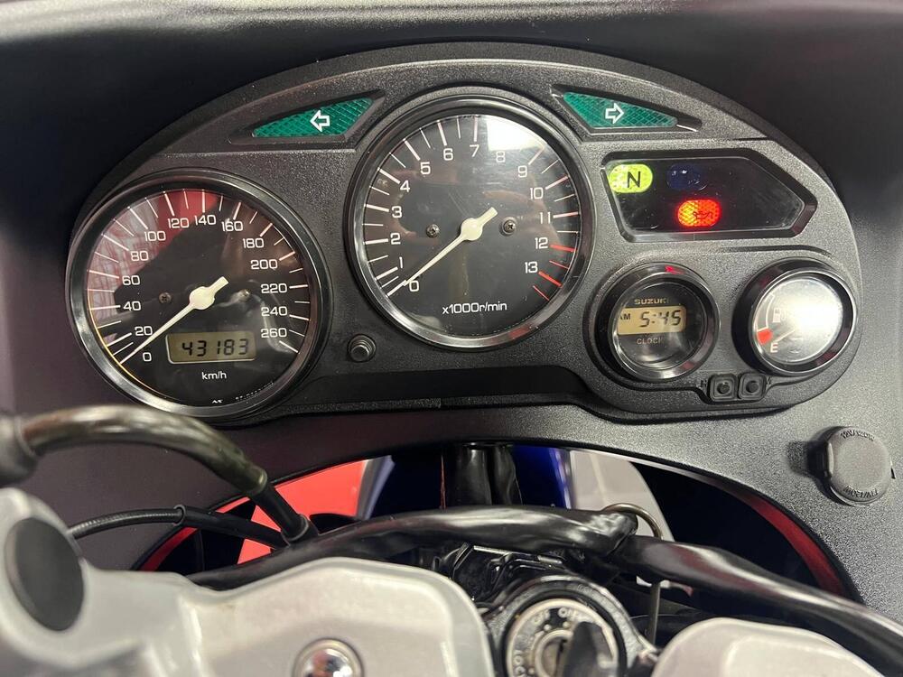 Suzuki GSX 750 F (1999 - 06) (9)