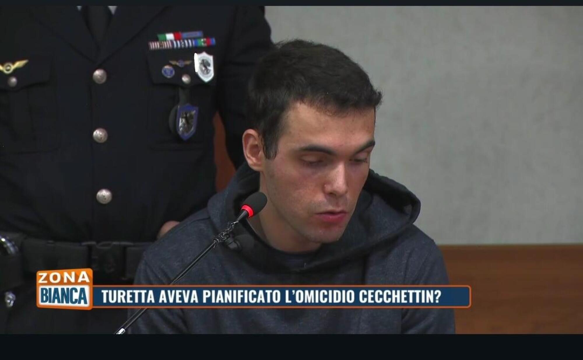 Turetta durante la deposizione in tribunale