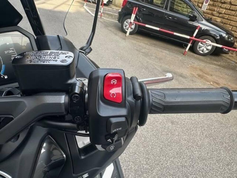 Yamaha T-Max 560 Tech Max (2022 - 24) (11)