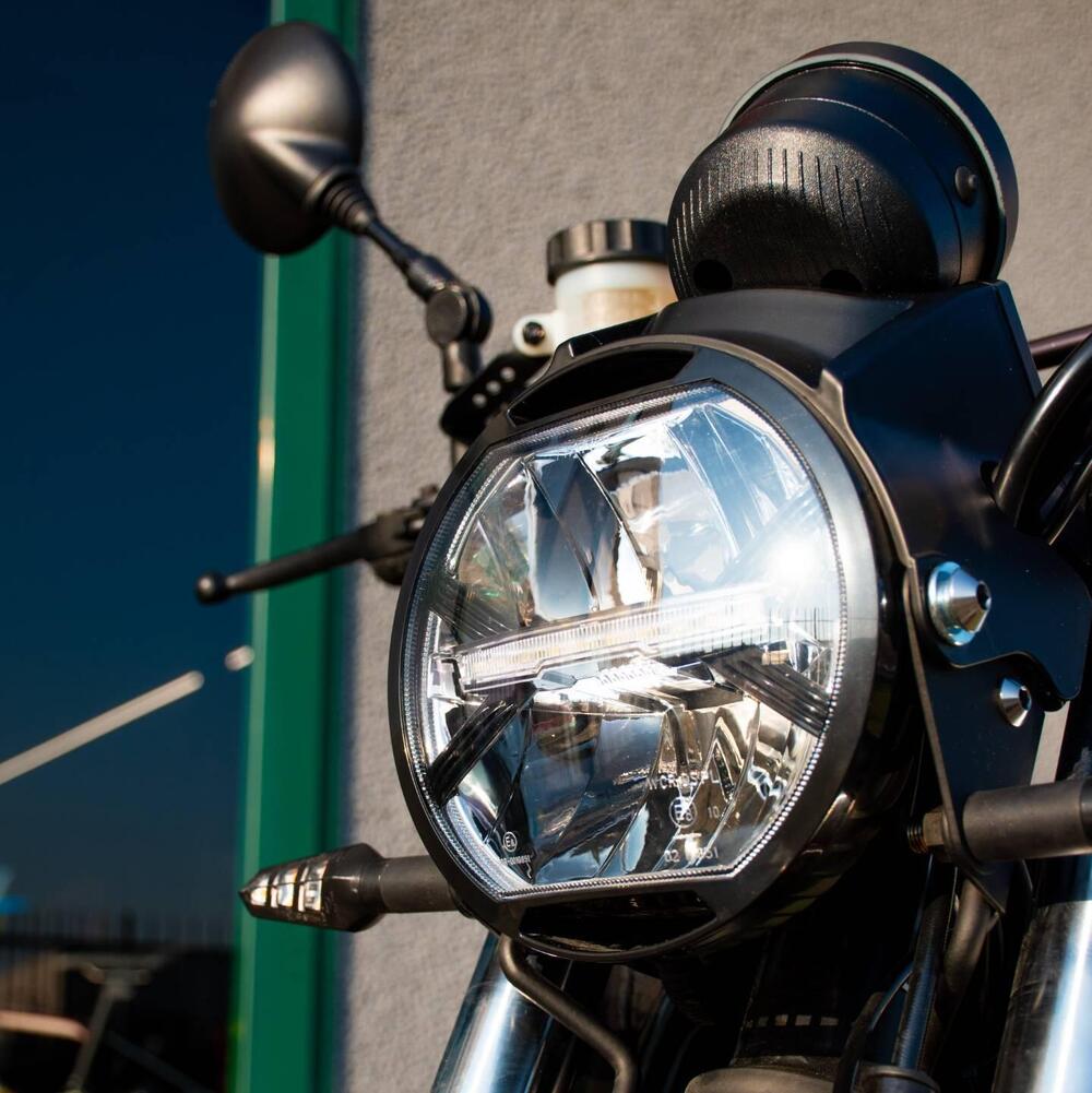 Swm Silver Vase 650 (2025 - 26) (9)