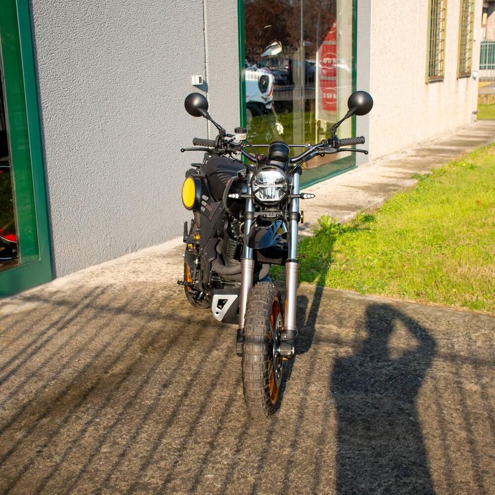 Swm Silver Vase 650 (2025 - 26) (2)