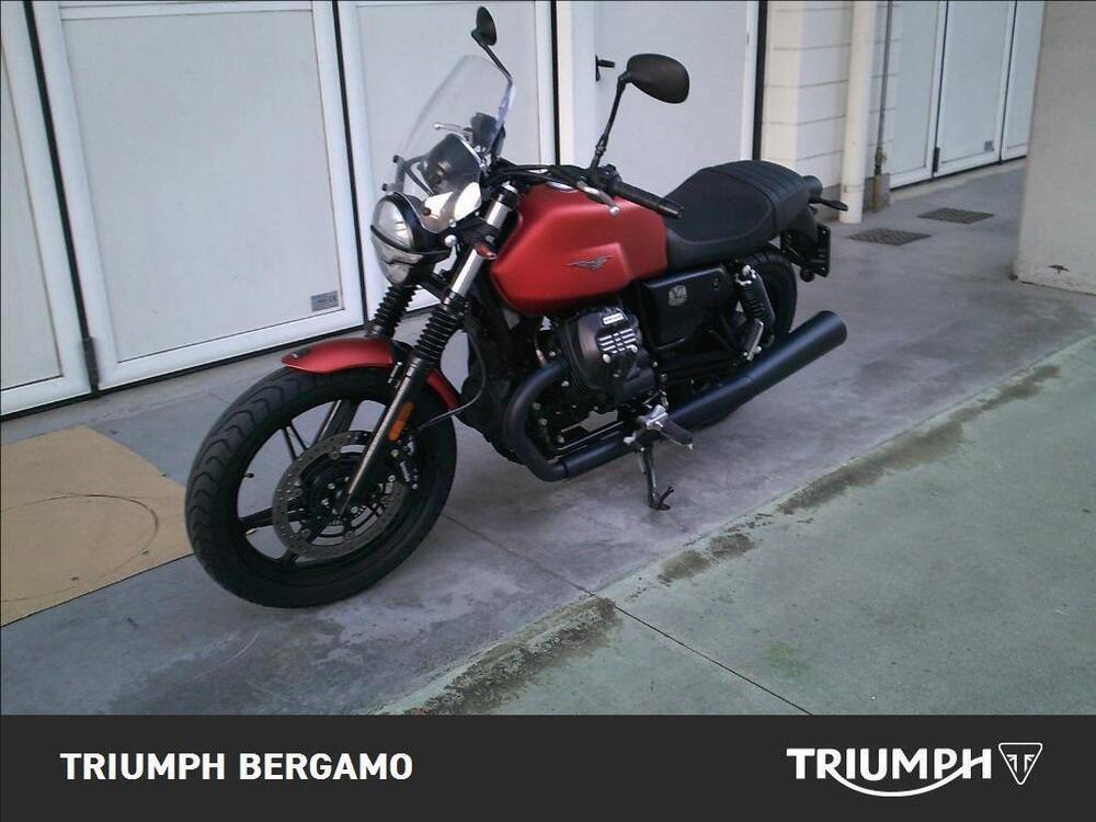 Moto Guzzi V7 Stone (2021 - 24) (2)