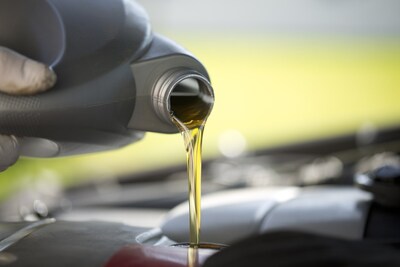 Olio sintetico, olio minerale e tutte le vie di mezzo: guida all'acquisto 
