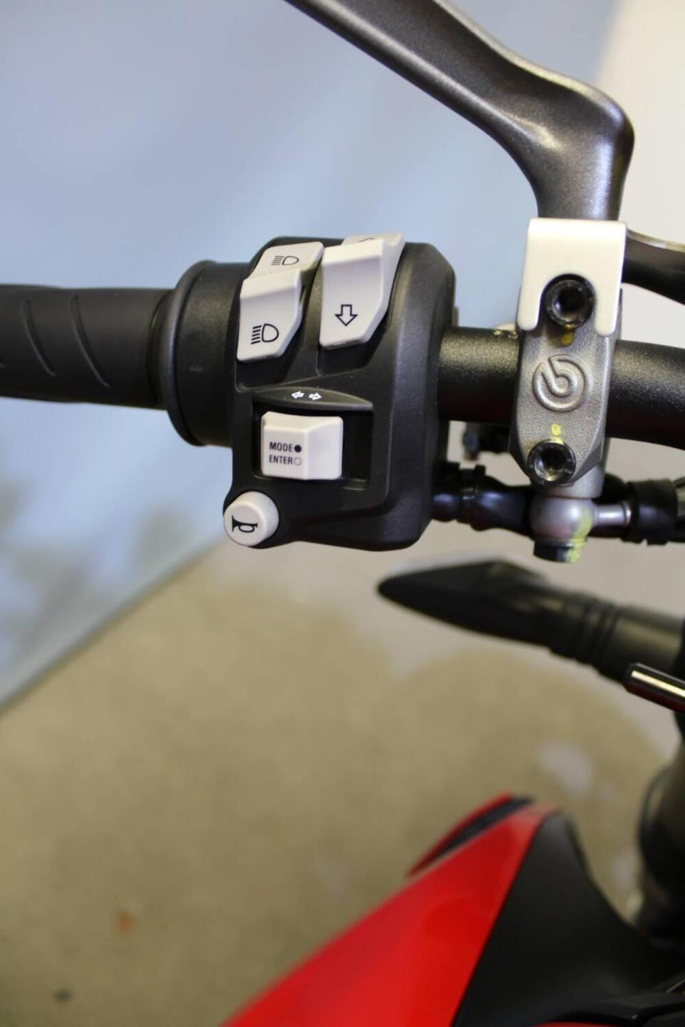 Ducati Streetfighter V2 (2022 - 24) (10)