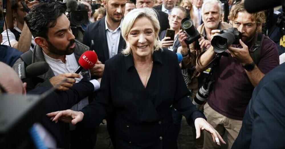 In Francia governer&agrave; Marine Le Pen (prima o poi), ma cosa far&agrave; con Stellantis e Elkann? &ldquo;Dipendenti come azionisti&rdquo;. Obiettivo nazionalizzare le aziende di auto? Ecco il suo programma...