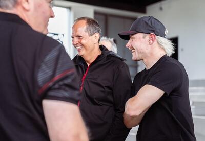 Alfa Romeo 33 Stradale: Valtteri Bottas se la compra, se la guida e la decanta