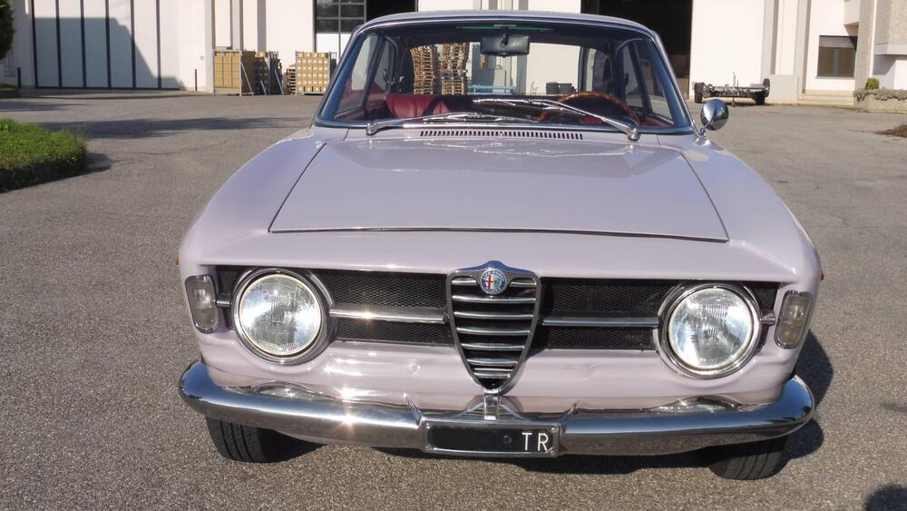 Alfa Romeo GT junior 1300 d'epoca a Mantova (4)