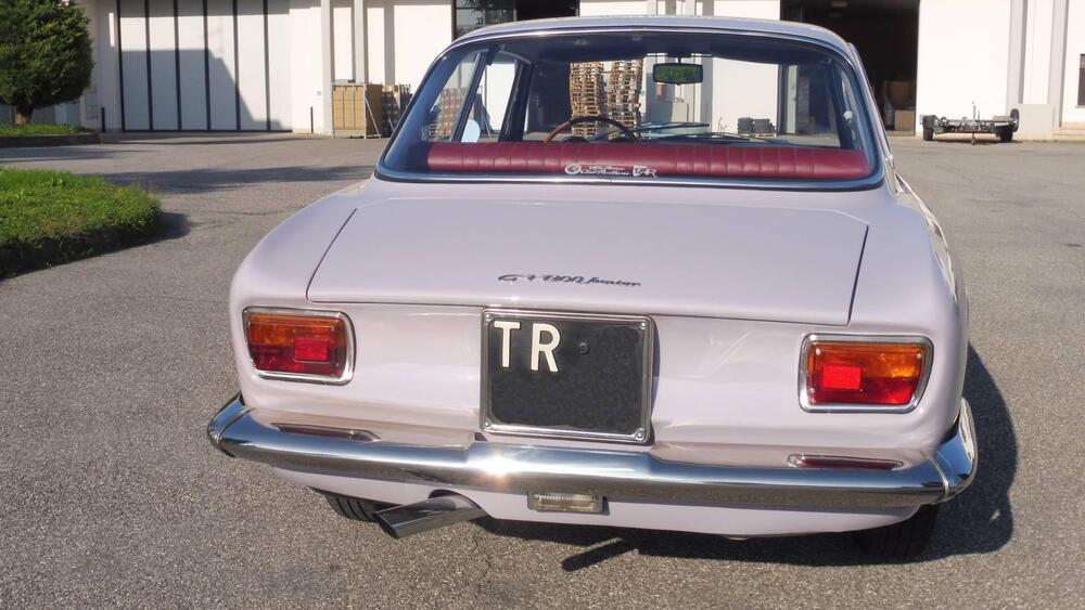 Alfa Romeo GT junior 1300 d'epoca a Mantova (5)