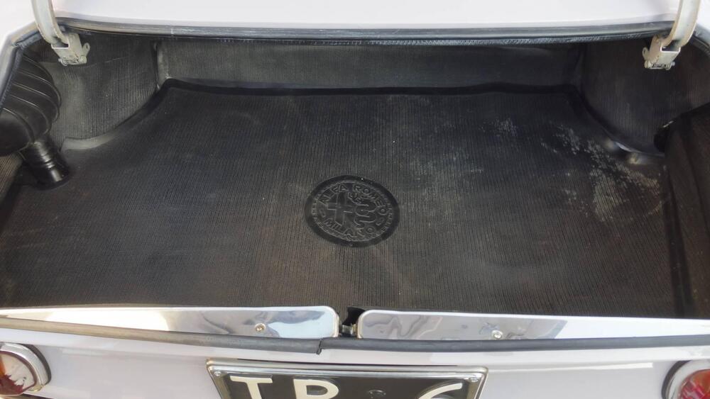 Alfa Romeo GT junior 1300 d'epoca a Mantova (7)
