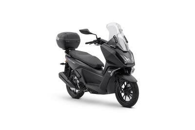 Kymco Skytown 125 MY25, scooter da citt&agrave; che guarda al futuro [GALLERY]