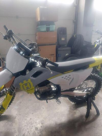 Husqvarna FC 450 (2023) usata