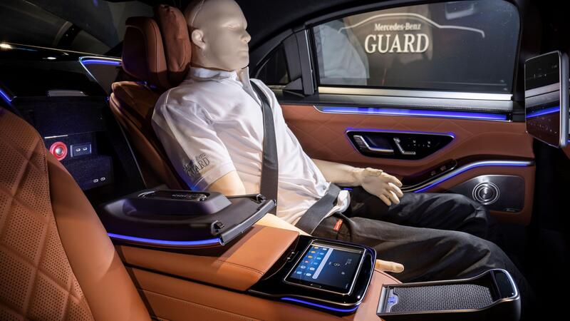 Mercedes ad alta sicurezza: S600 Guard blindata [VIDEO]