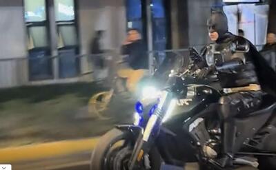 Avvistato Batman su una Benda LFC 700, Wuhan in Cina come Gotam City