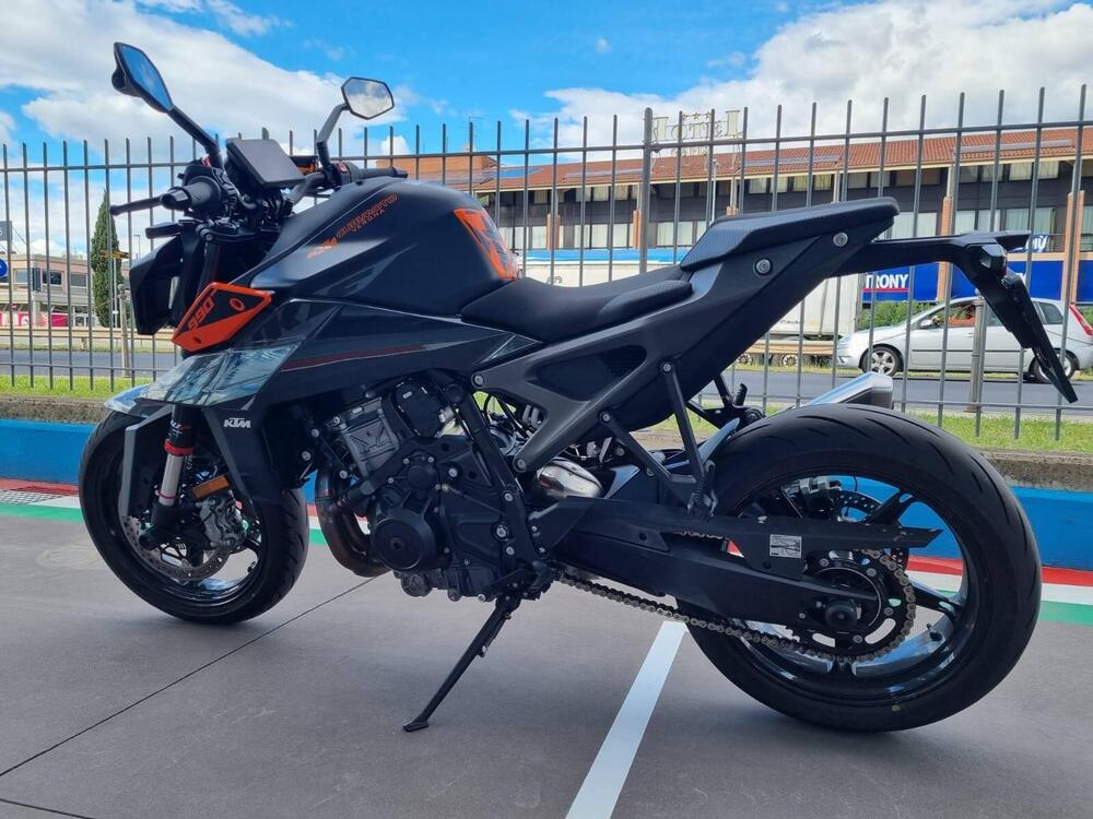 KTM 990 Duke (2024 - 26) (2)