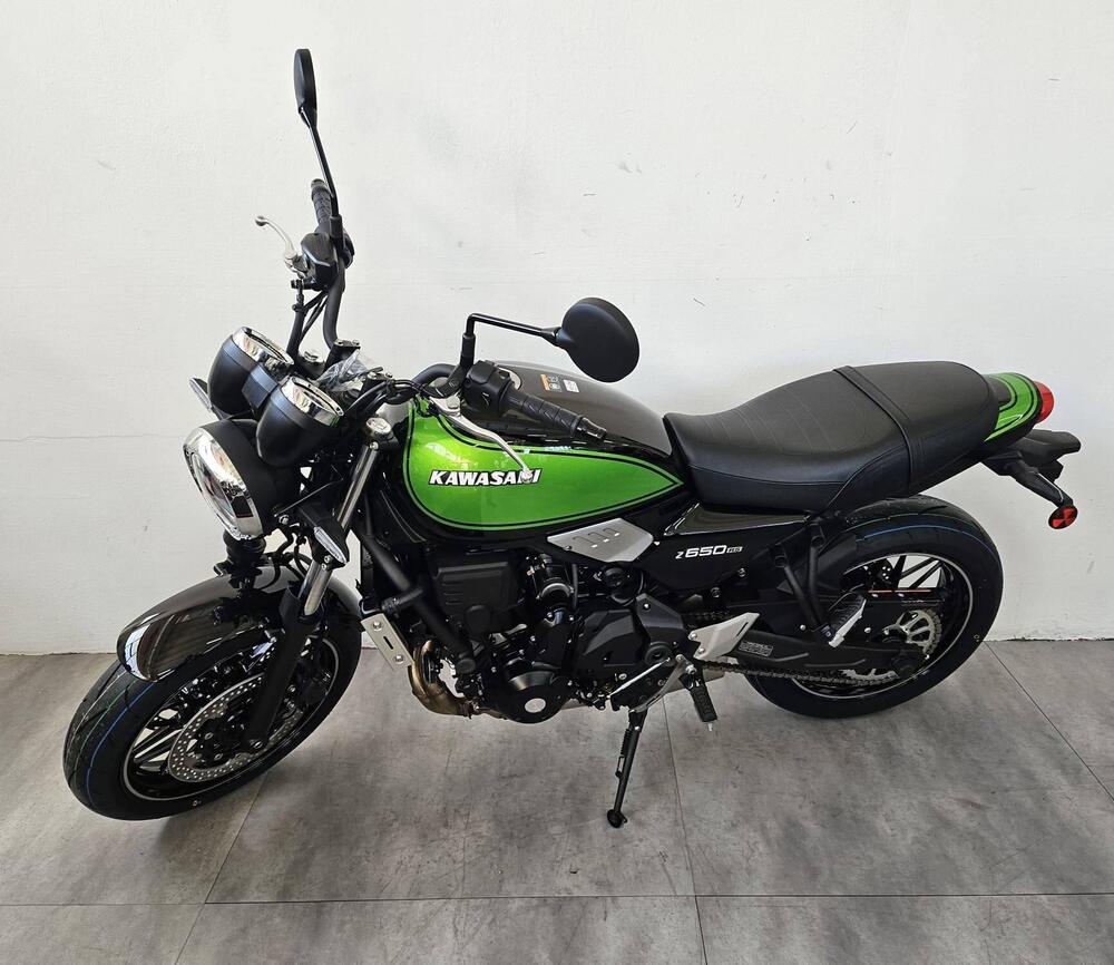 Kawasaki Z 650 RS (2025 - 26) (2)
