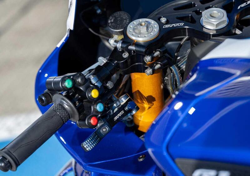 Yamaha YZF R1 YZF R1 GYTR (2025) (12)