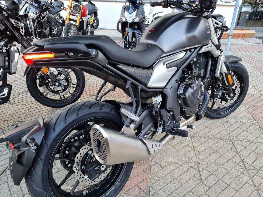 Voge Trofeo 500AC (2022 - 25) (4)