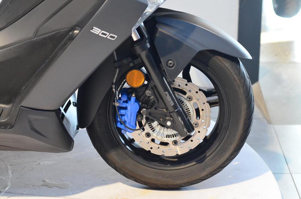 Kymco X-Town 300i ABS (2016 - 20) (8)