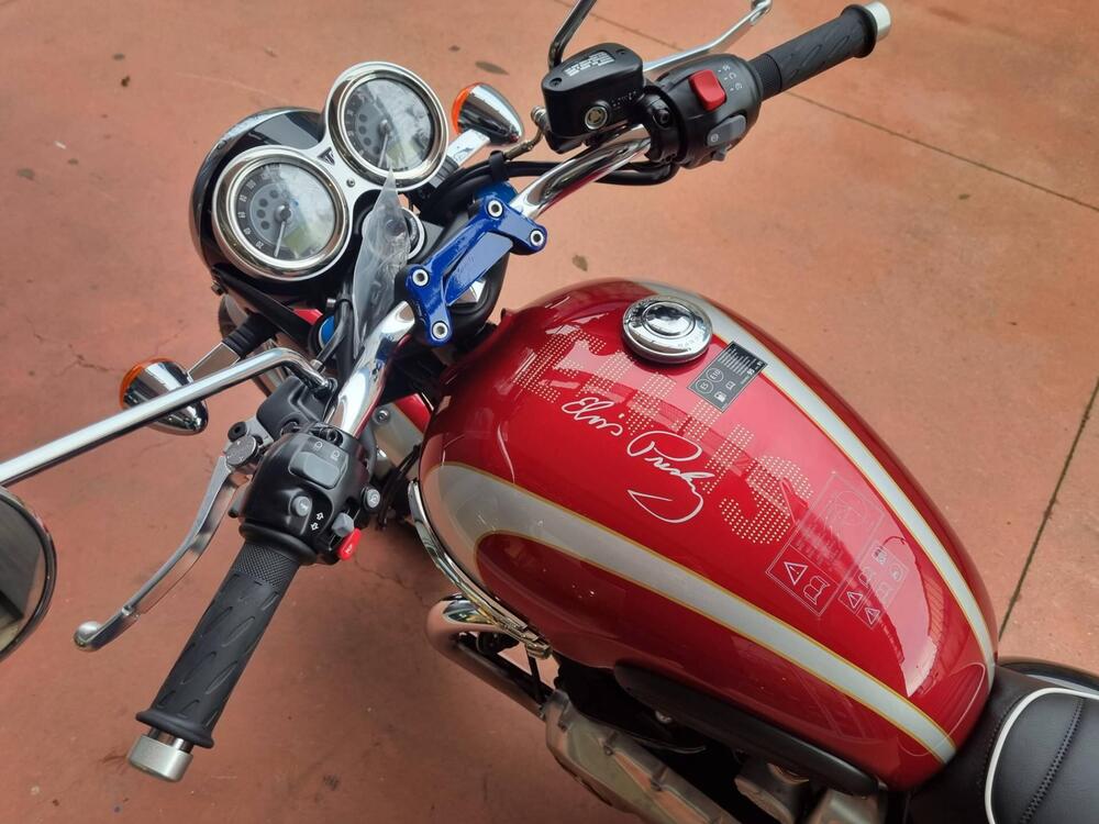 Triumph Bonneville T120 Elvis (2024 - 25) (8)
