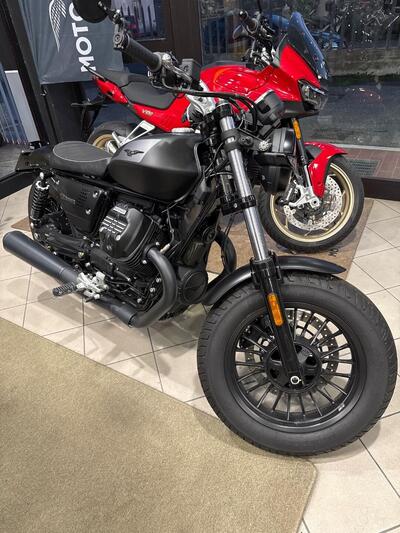 Moto Guzzi V9 Bobber (2021 - 25) usata