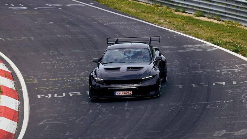 Ford Mustang GTD &egrave; l&#039;americana pi&ugrave; veloce al Ring: il video (in gara con il drone)