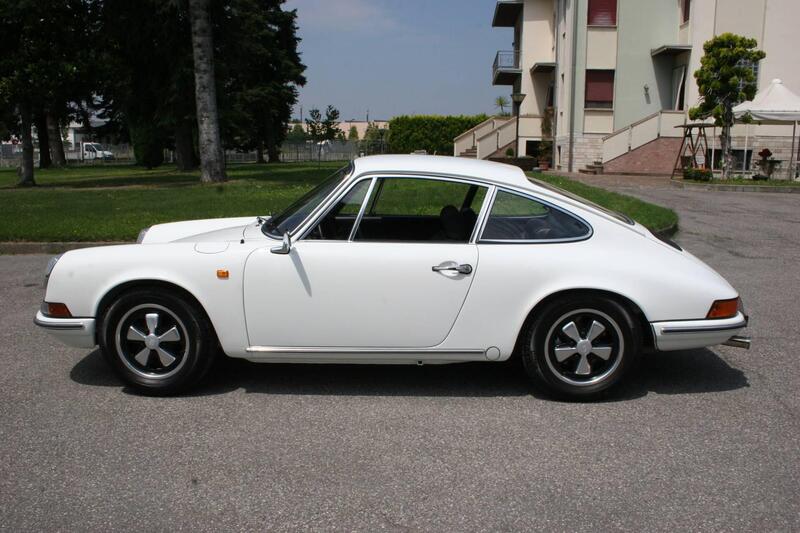 Porsche 911 T 2.4 d'epoca a Mantova (2)