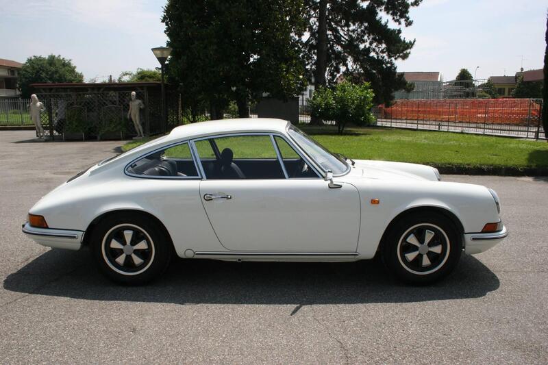 Porsche 911 T 2.4 d'epoca a Mantova (5)