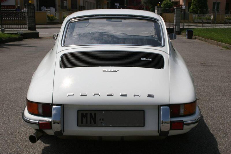 Porsche 911 T 2.4 d'epoca a Mantova (6)