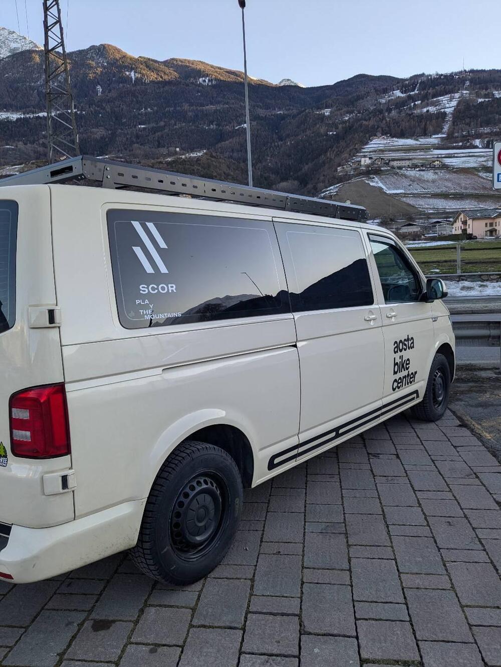 Volkswagen Multivan usata a Aosta (3)