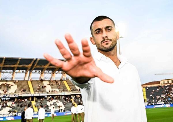 Anche se non masticate calcio, ascoltare Mattia Perin che parla di connessione con la terra, vino e salute mentale &egrave; il regalo pi&ugrave; bello che potete farvi