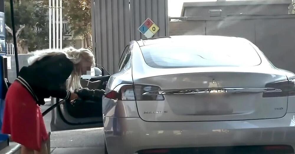 Per colpa delle elettriche &egrave; la fine dell&rsquo;auto europea? Masterpilot Perucca Orfei spiega perch&eacute; ora anche la Panda costa il doppio: &ldquo;Anch&rsquo;io uso la Tesla, ma per ricaricare la libert&agrave; personale viene a mancare&rdquo; [VIDEO]