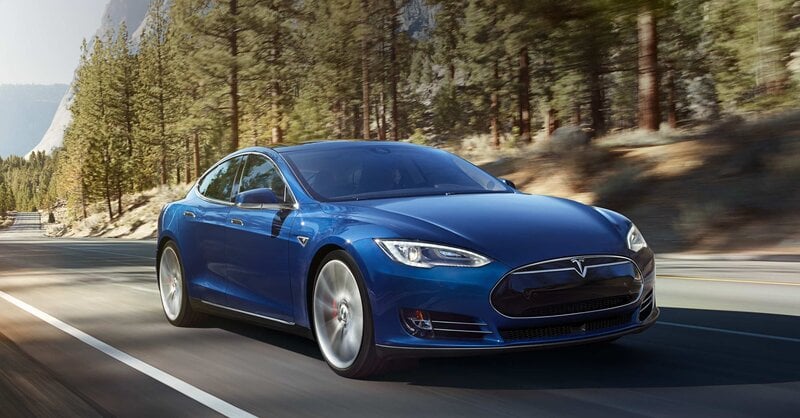 Tesla, ritorna il Supercharger gratis per la Model S