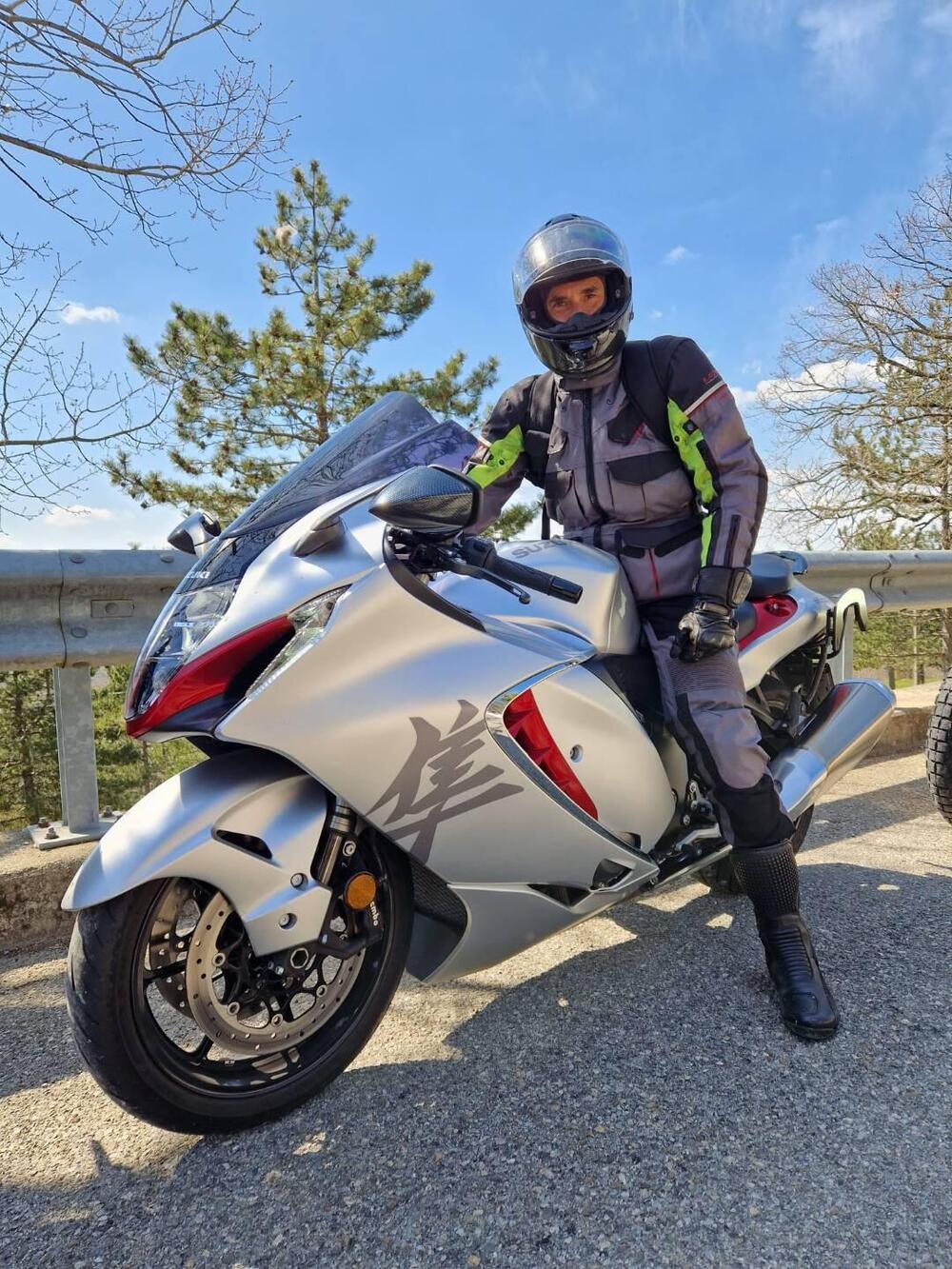 Suzuki GSX 1300 R Hayabusa (2021 - 24) (3)