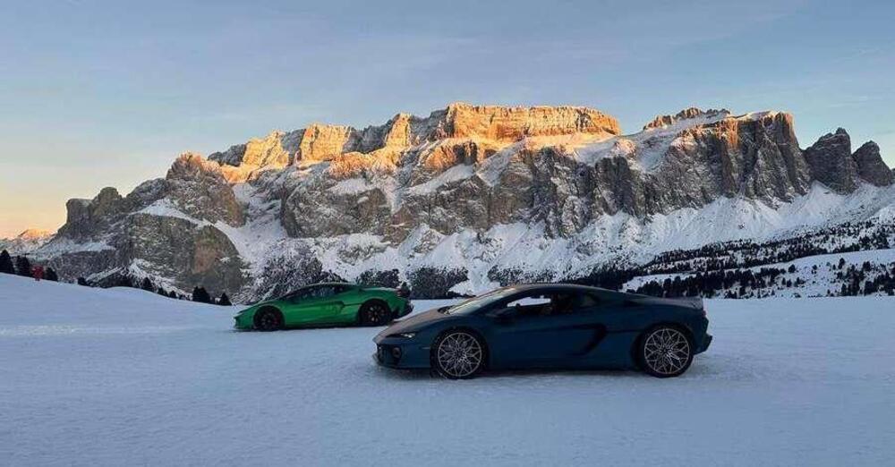 Ok, ma che caz*o ci fanno delle Lamborghini in mezzo alla neve a duemila metri? Che succede nel rifugio dei vip, Renzi, Mattarella, Alonso, Staffelli e Garko?