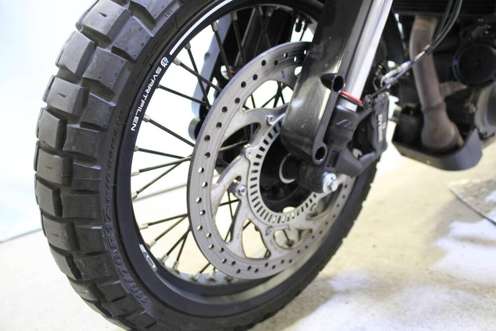 Husqvarna Svartpilen 401 (2021 - 23) (14)