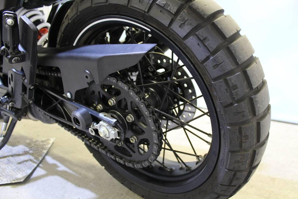 Husqvarna Svartpilen 401 (2021 - 23) (15)