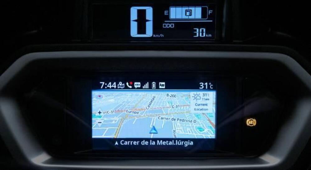 Yamaha X-Max 300 Tech Max (2025) (7)