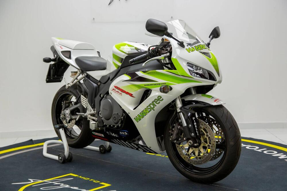 Honda CBR 1000 RR Fireblade (2006 - 07) (2)