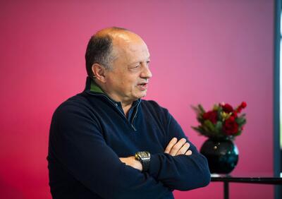 F1. Vasseur sull’arrivo di Lewis Hamilton in Ferrari: “Ci pensava da vent’anni”. E sul rapporto con Charles Leclerc dice... 