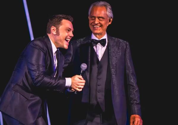 Concertone a Roma rovinato? Consoliamoci con Bocelli, in onda su Canale 5: il suo show presentato da Michelle Hunziker con Tiziano Ferro, Laura Pausini, Will Smith, Russell Crowe e...