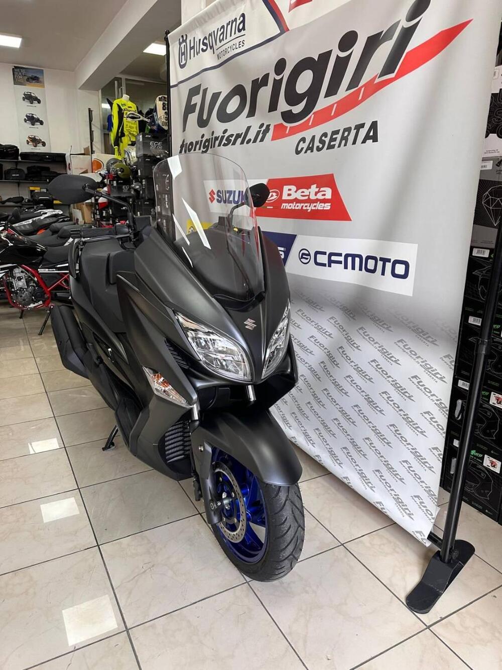 Suzuki Burgman 400 (2025) (2)