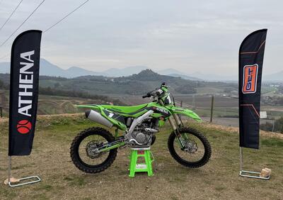 250 o 300 4 tempi? Abbiamo montato e provato il gruppo termico ATHENA per la Kawasaki KX250: ecco come va