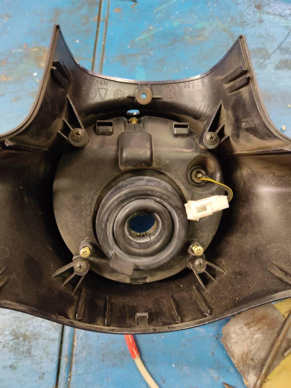 Faro e cover piaggio vespa 200 250 300 (5)